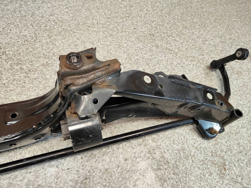 фото №8, Балка підвіска x-drive підрамник задня 6862558 bmw x1 f48 x2 f39