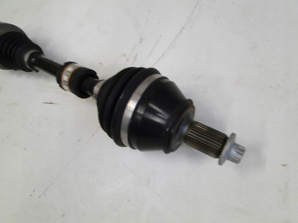 Mercedes glb 247 x247 приводной вал передняя левая 4matic a1183306100 Недорого