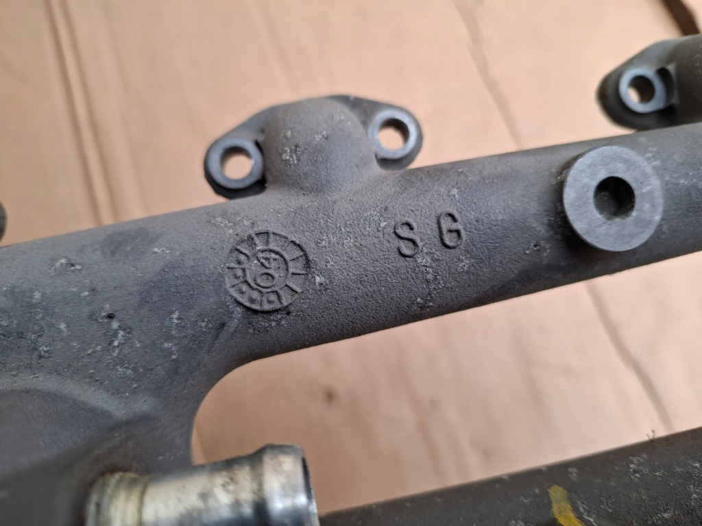 Колектор води магістраль ferrari 612 scaglietti f137 в Україні