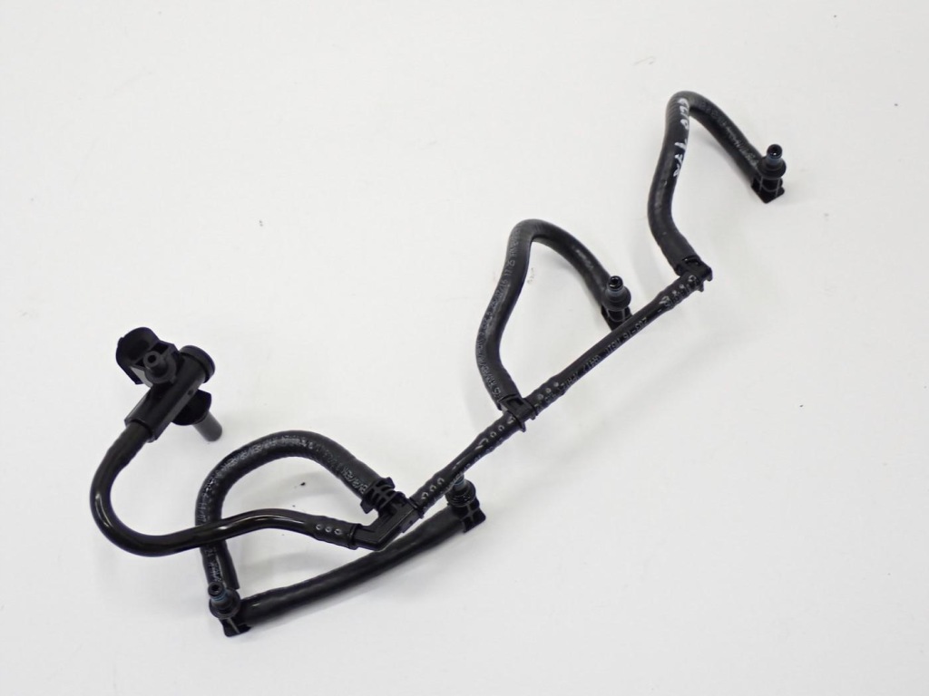 Купити Патрубок шланг трубка пального форсунок повернення палива renault clio iv 1.5 dci 17r