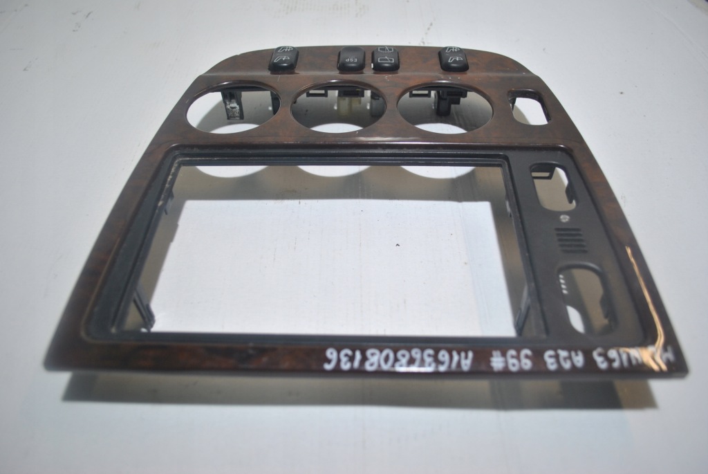 Рамка средняя декоративная  mercedes w163 ml a1636808136 Недорого