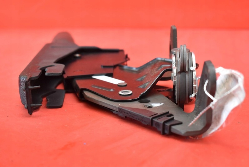 фото №6, Рычаг тормоза ручного 8e0711777a seat exeo 09-12