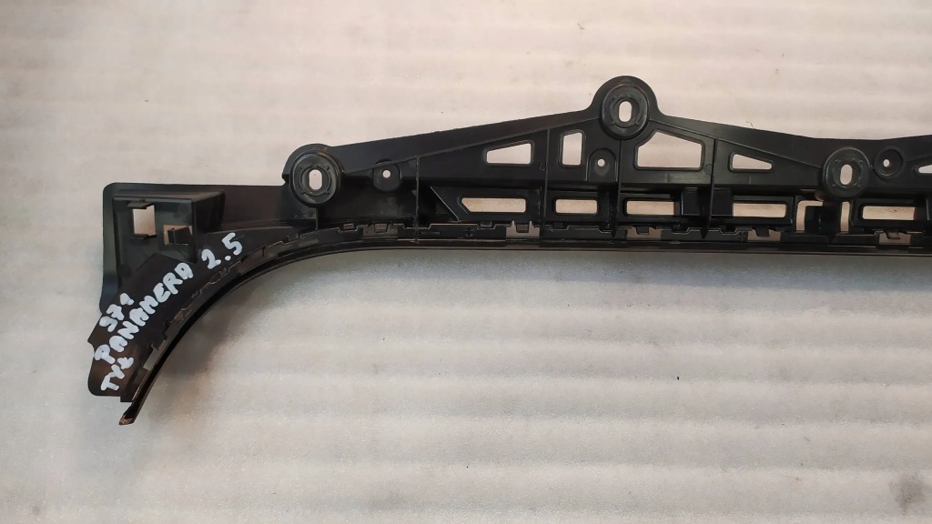 фото №10, Напрямна бампера задня середина panamera 971 971807863a