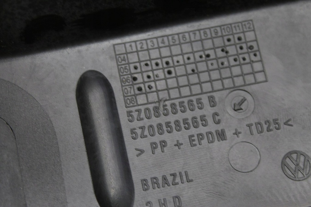 фото №9, Корпус колонки рулевого vw fox 5z0858559b