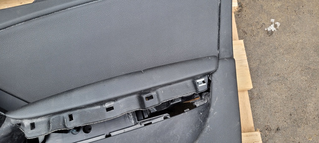 фото №5, A4 b8 обшивка двері правий перед audi a4 b8 europa 8k1867106