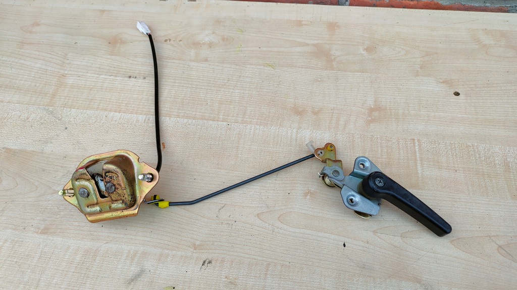 фото №1, Patrol gr y61 05r 3.0 замок кришки багажника