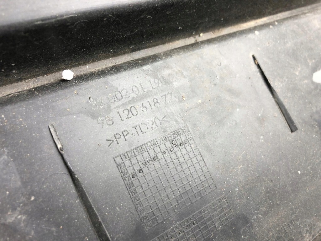 фото №9, Решётка радиатора решётка радиатора бампера citroen c3 iii 9812061877