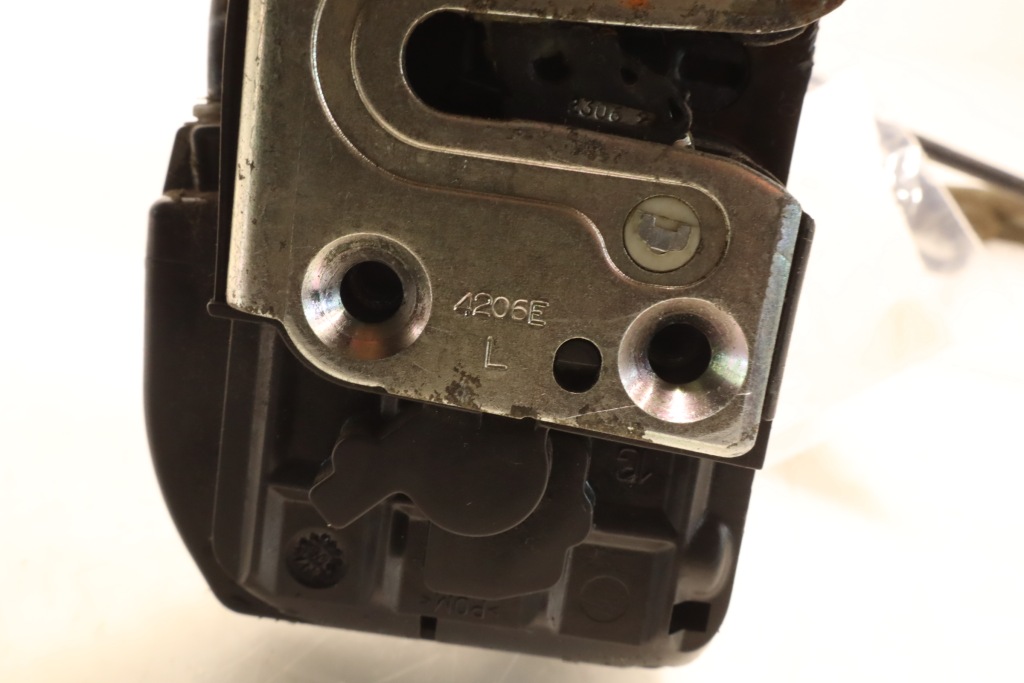 Замок ліве перед дверей nissan note 1 Зі Шроту