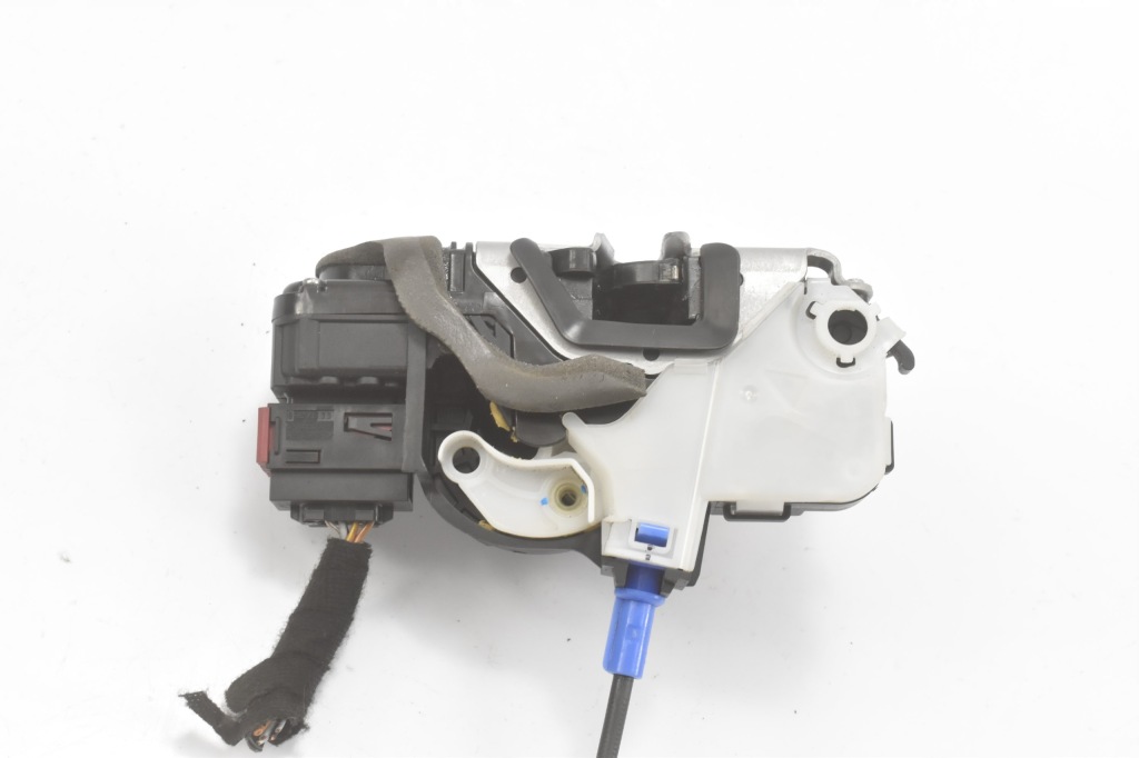 Замок дверь правый перед 13579519 opel mokka x astra j rhd Доставка