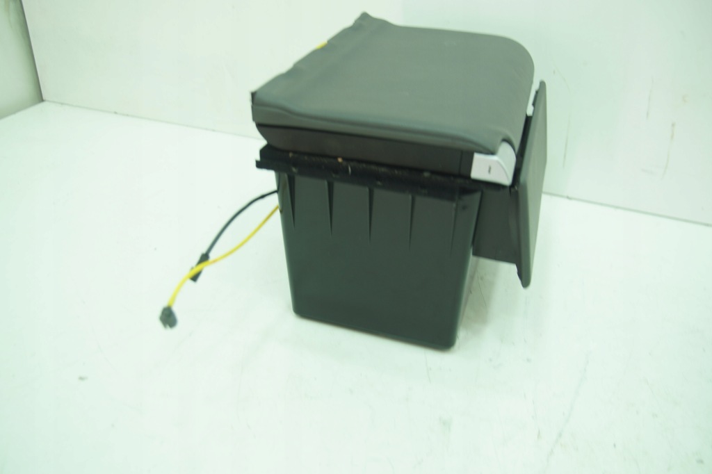 Бардачок задній задній комплект лівий правий mercedes sl r230 Недорого