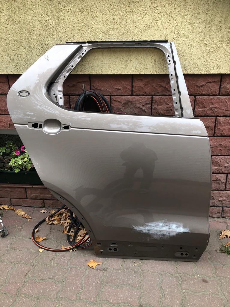 фото №1, Land rover discovery v 17- дверь правый задняя