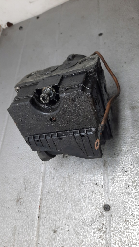 Насос abs audi a4 b5 1.8b 95r 8d0614111 в Украине