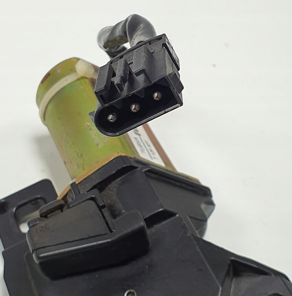 фото №6, Замок доводчик кришки задня bmw 5 e61 7129931