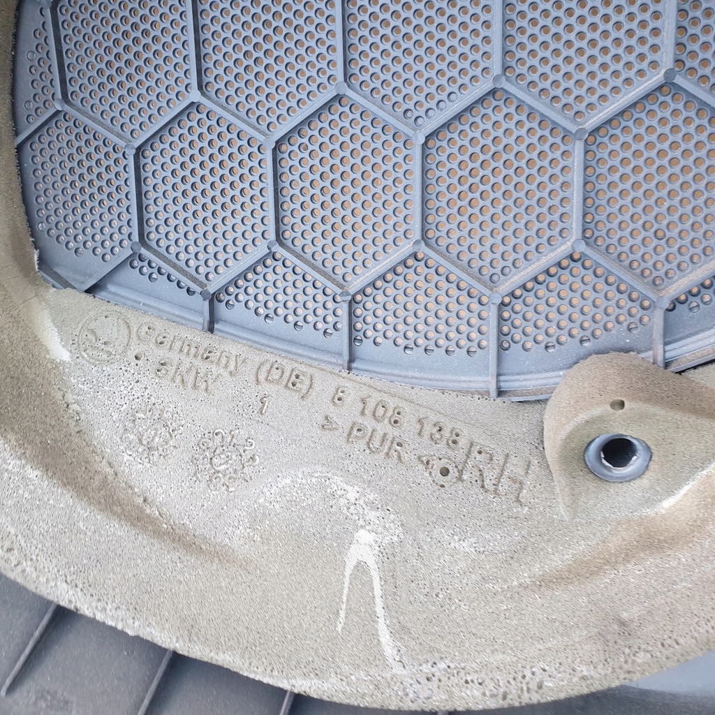 фото №9, Обшивка обивка материал skoda superb ii 3t оригинальный номер