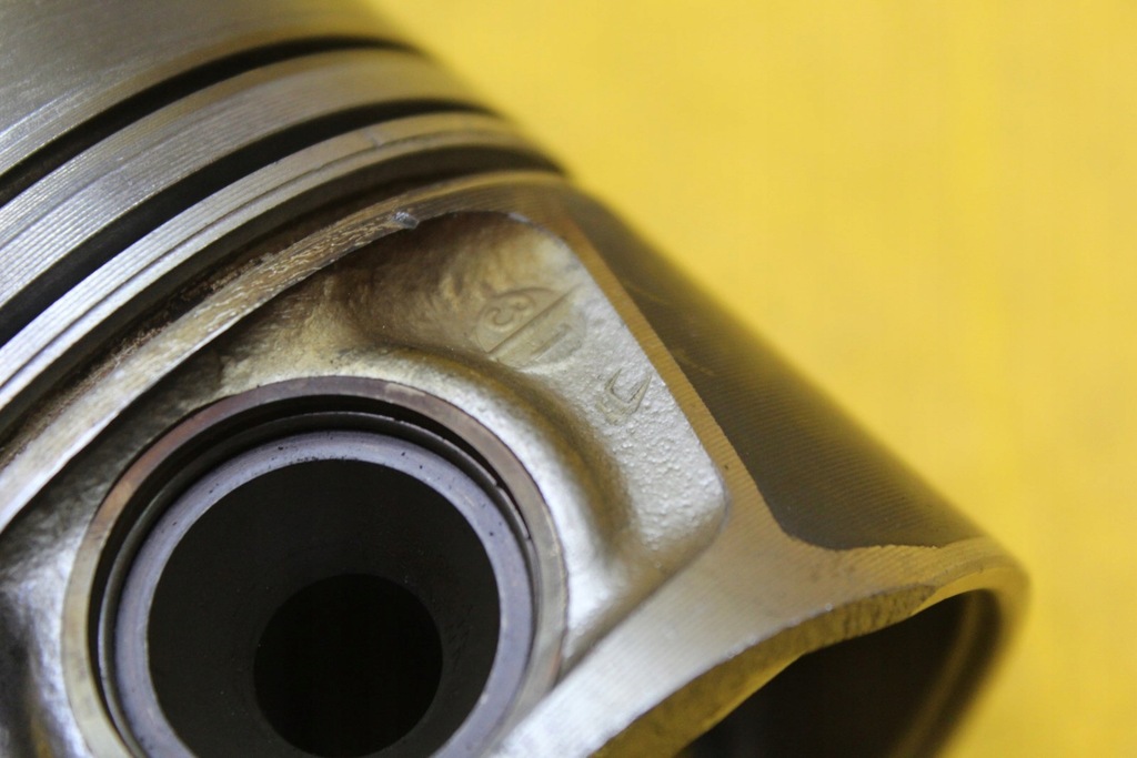 фото №11, Поршень шатун a4 b7 golf v a3 8p 2.0 tdi 038j