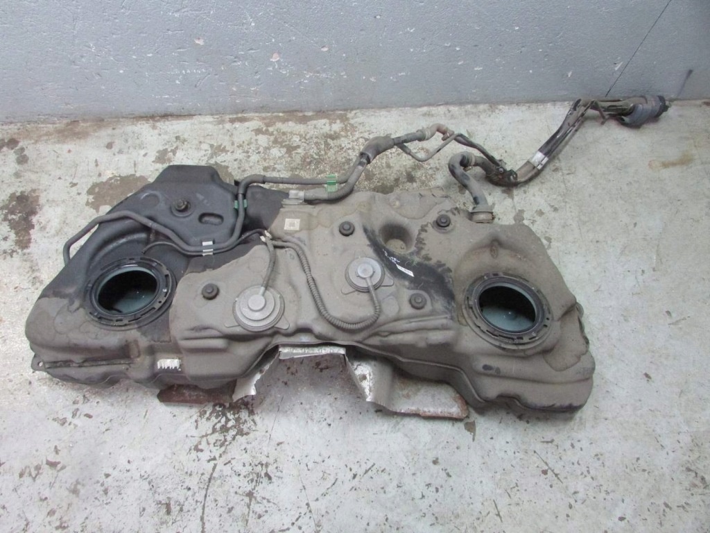 фото №1, Is iii 2.5 300h 15r bak бак пального