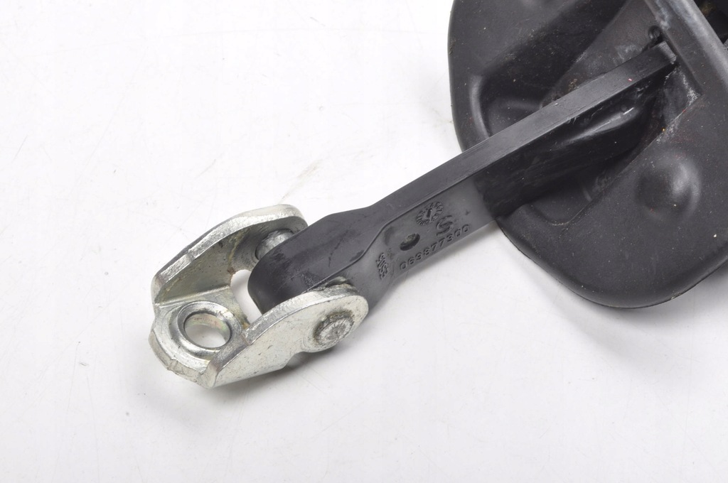 фото №8, Ferrari california 4.3 петля ограничитель дверь правый 069877300