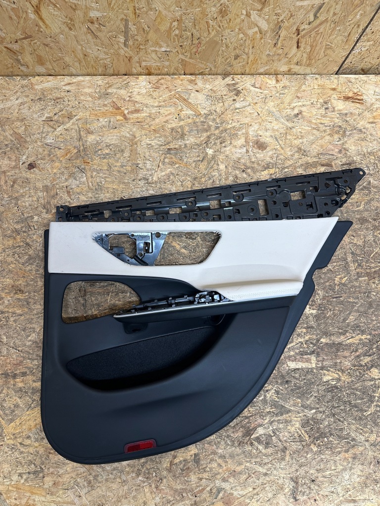 Купити Mercedes e klasa w214 оббивка обшивка двері задніх правих