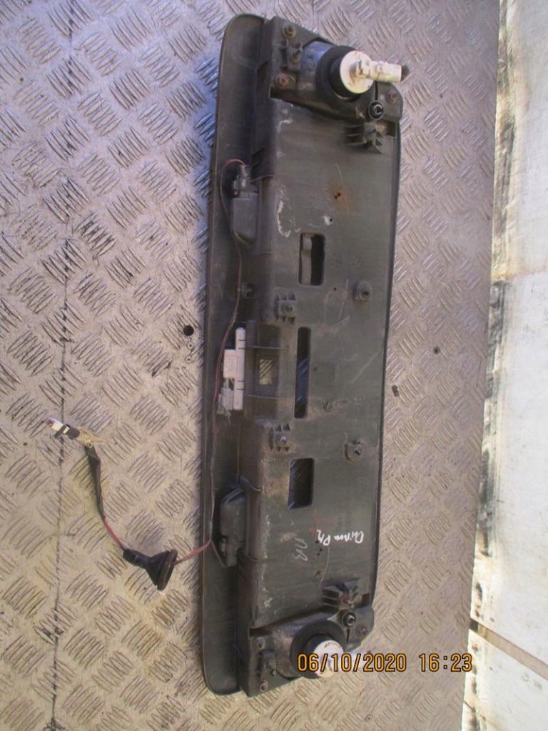 фото №2, Nissan primera p12 накладка крышки задняя