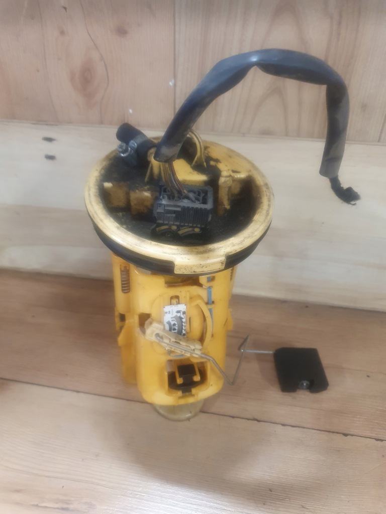 фото №1, Помпа w пального w бак bmw e46 2.0 d