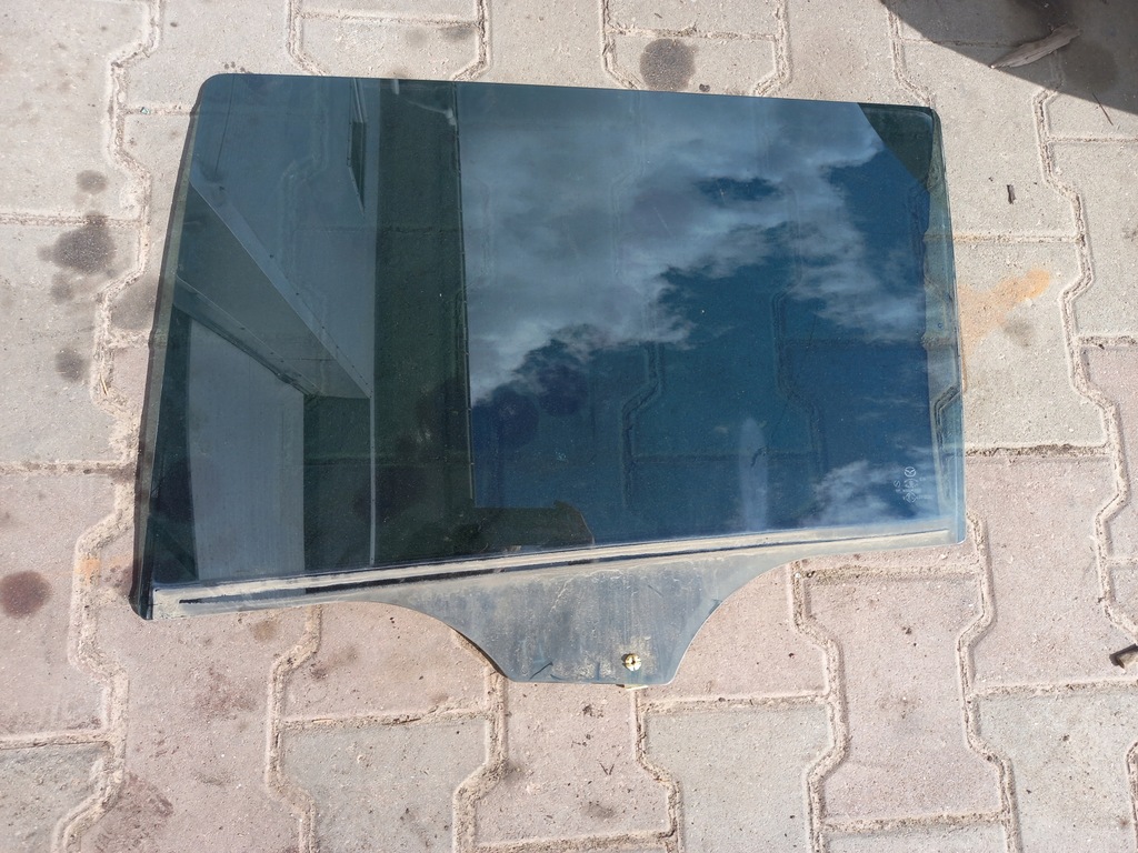 фото №1, Стекло левый задняя mazda 5 1.8b 05r