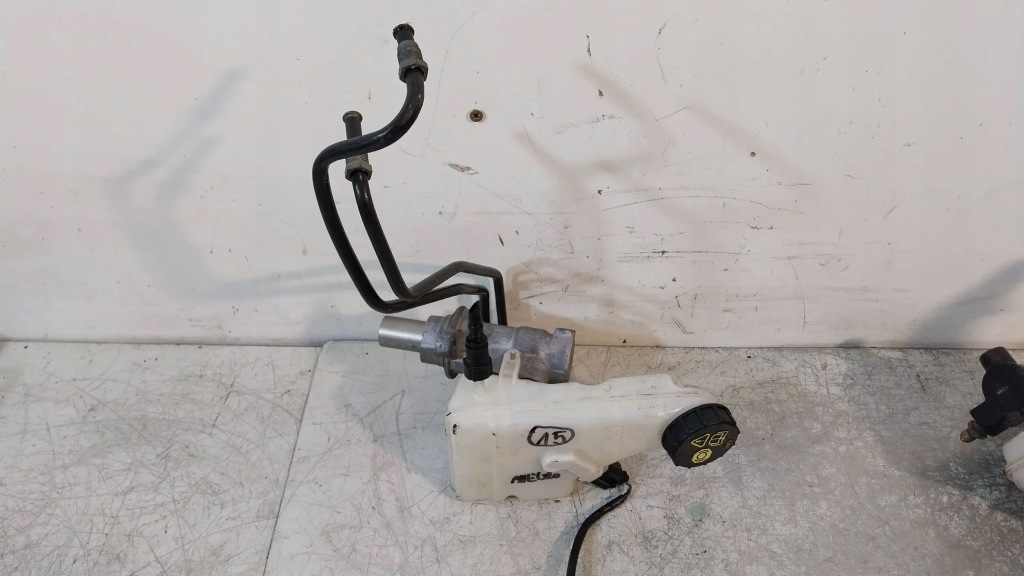 Купити Насос гальмівна av61-2140-j ford focus mk3 c-max mk2