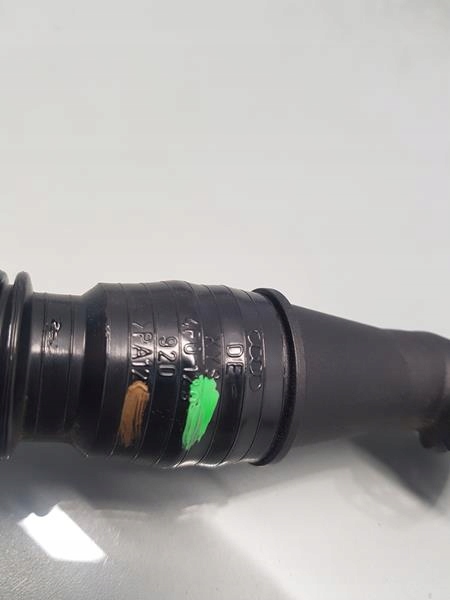 фото №3, Wąż труба воздухозаборник воздуха s6 c6 5.2 fsi 4f0129920