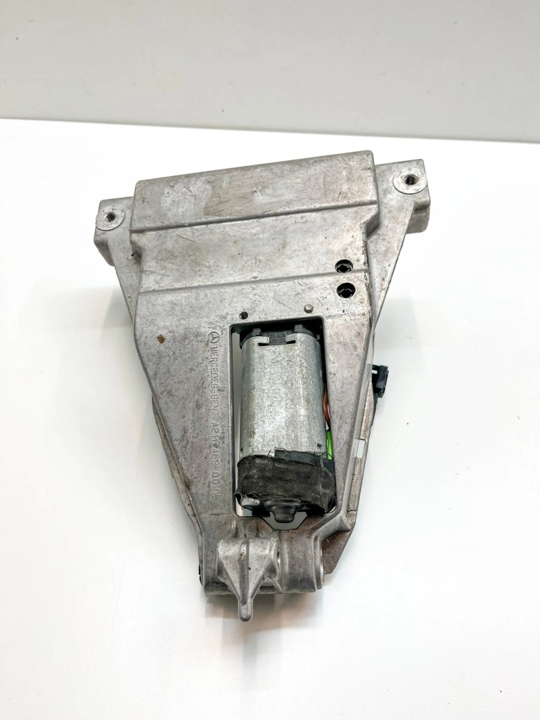 Электрическая часть рулевой рейки mercedes-benz sl r230 a2034600325 28779097 с Разборки