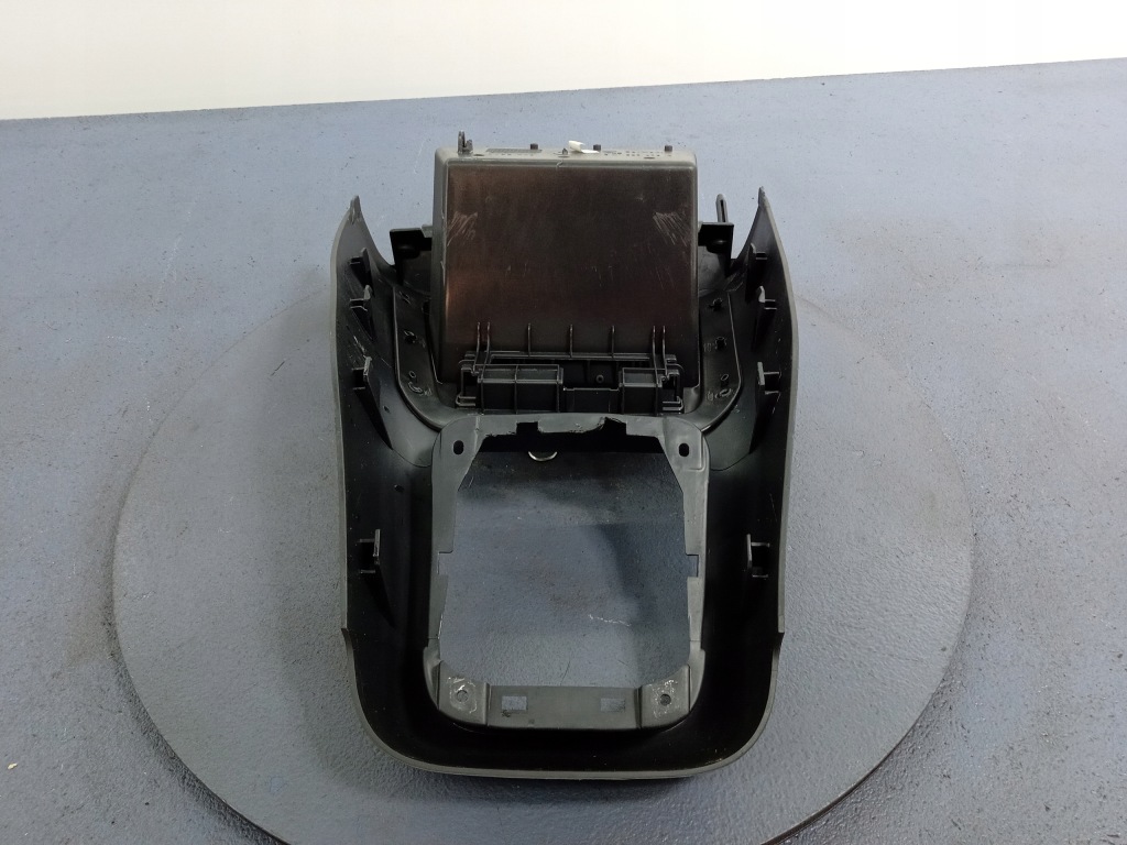 Vw tiguan i 07- туннель средний бардачок 5n1863476a Недорого