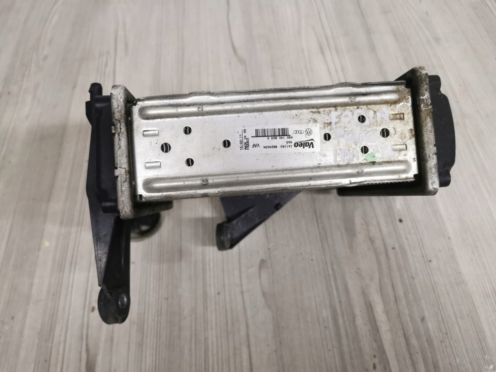 Радиатор воздуха интеркулер polo 6q0145804a в Украине