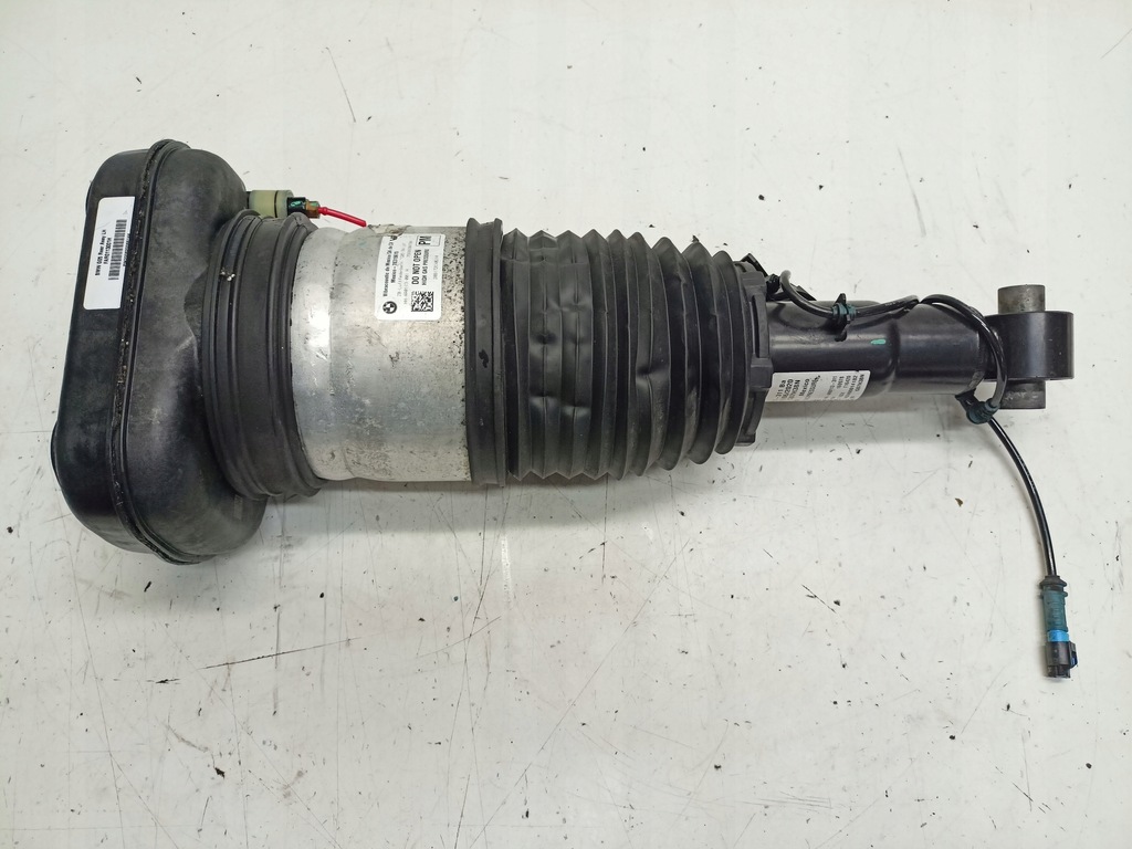 фото №1, Bmw x5 g05 - амортизатор левый задняя