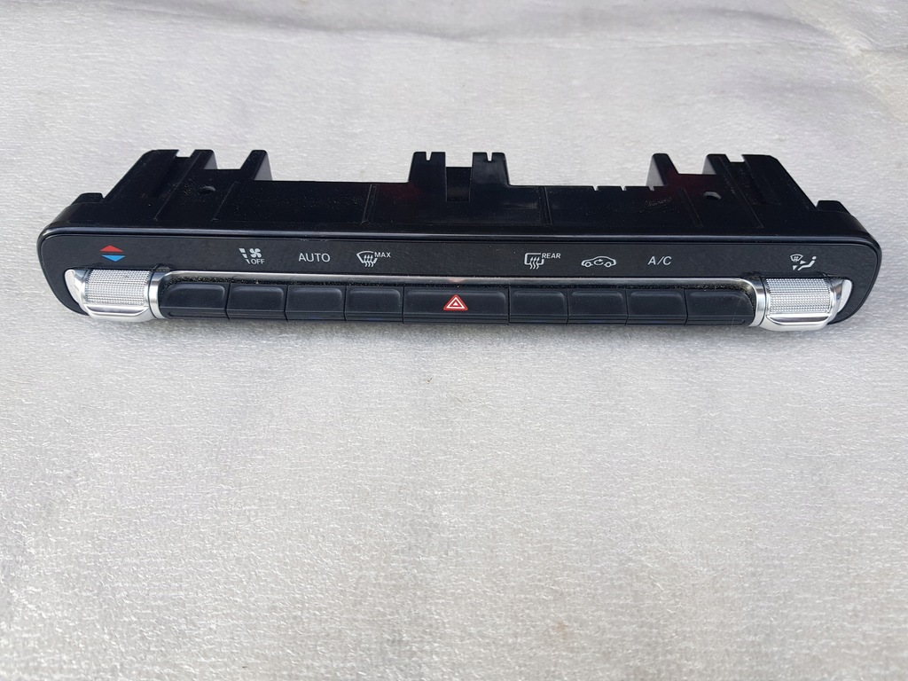 фото №1, Mercedes панель обдув кондиционера a2479056503