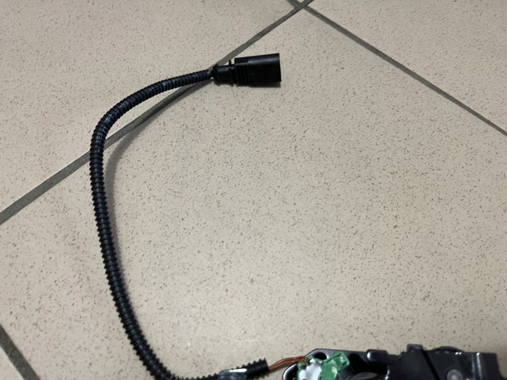 фото №4, Volkswagen vw amarok 2h0 13- замок капот засов