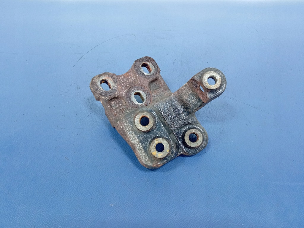 фото №1, Toyota aygo i 1.0 69km кронштейн кронштейн двигателя