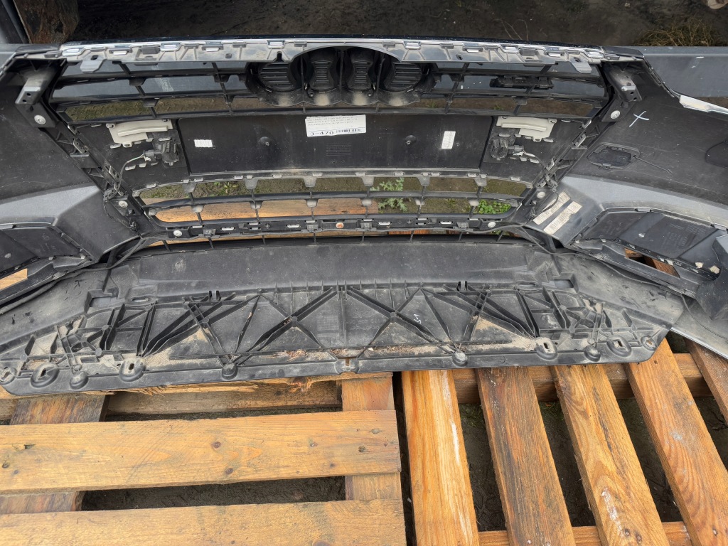 Audi a4 b9 s line бампер передній комплектний Недорого