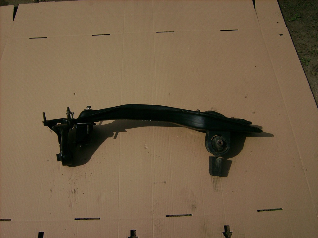 фото №11, Основание кронштейн подрамник двигателя toyota avensis verso 01-03r 2.0 d4d 116km