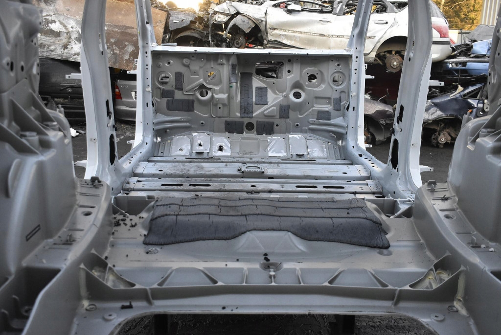 Чверть крила правий задній лонжерон стійку  поріг ppsw tesla model y Оригінал