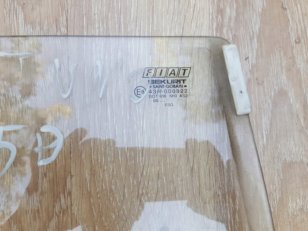 фото №1, Скло бічна права задня правий задня fiat uno 5d