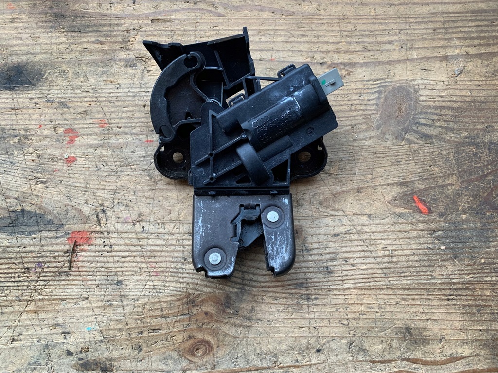 фото №1, Замок крышки задняя 4f5827505 volkswagen passat