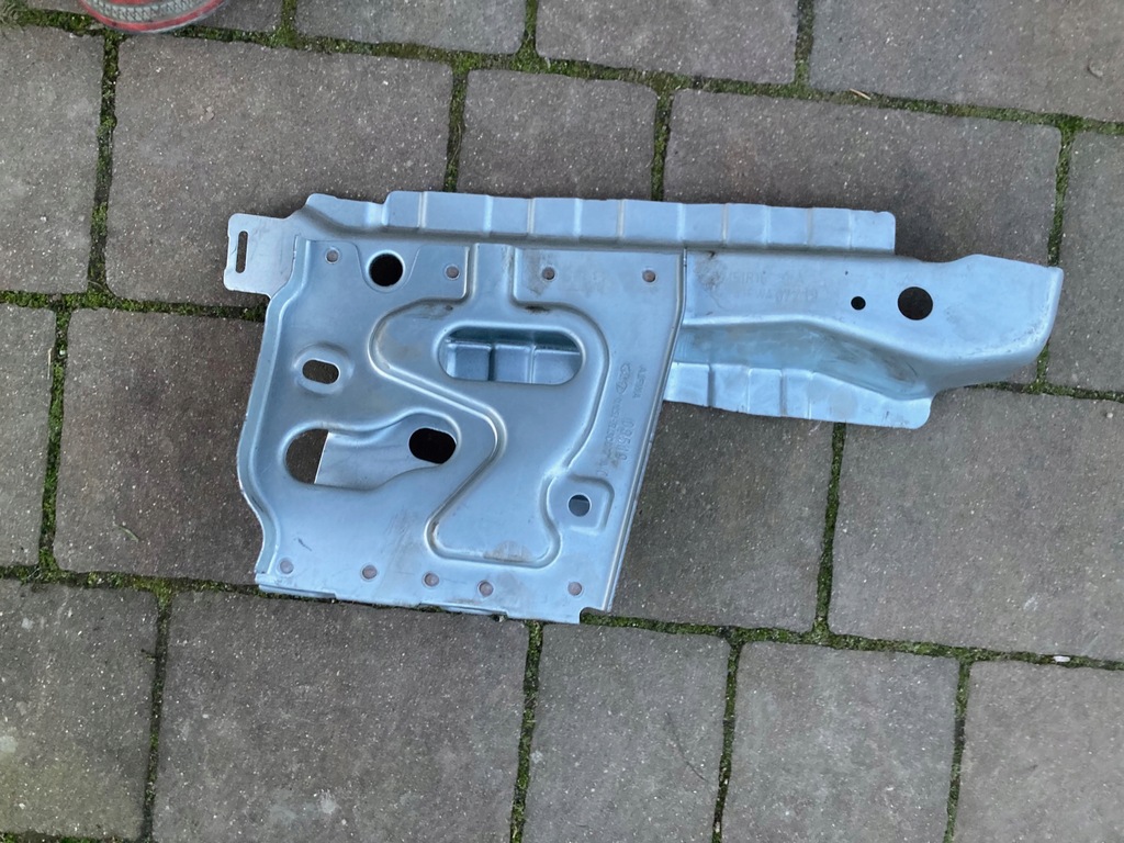 фото №1, Ford c-max mk2 кронштейн кронштейн крила лівий перед am51-r16c077-ac