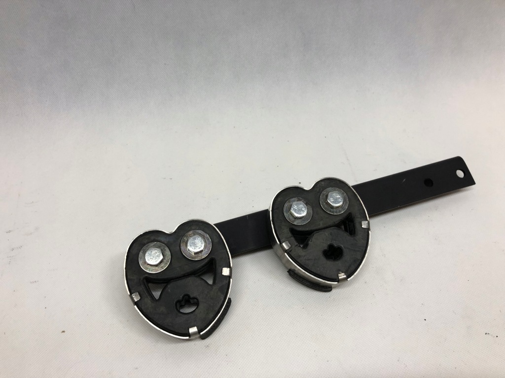 фото №1, Mercedes w463 g63 amg кронштейн выхлоп правый