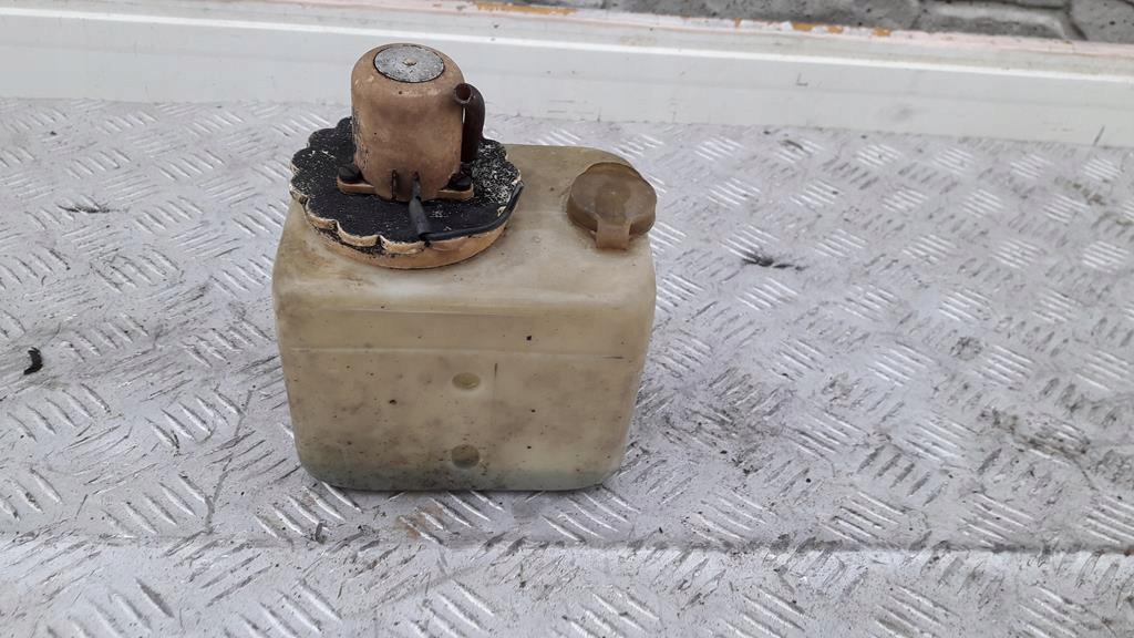 фото №1, Wartburg 353 1.0l бачок омывателя помпа