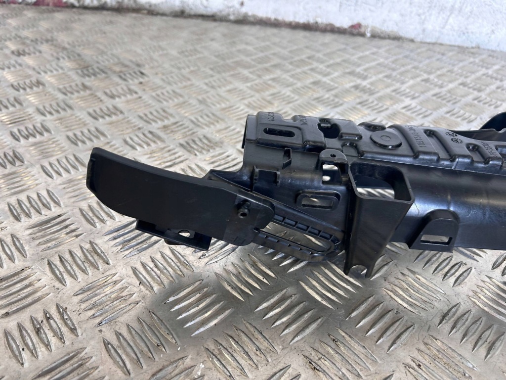 Другая часть салона tesla model x 105504804f в Украине