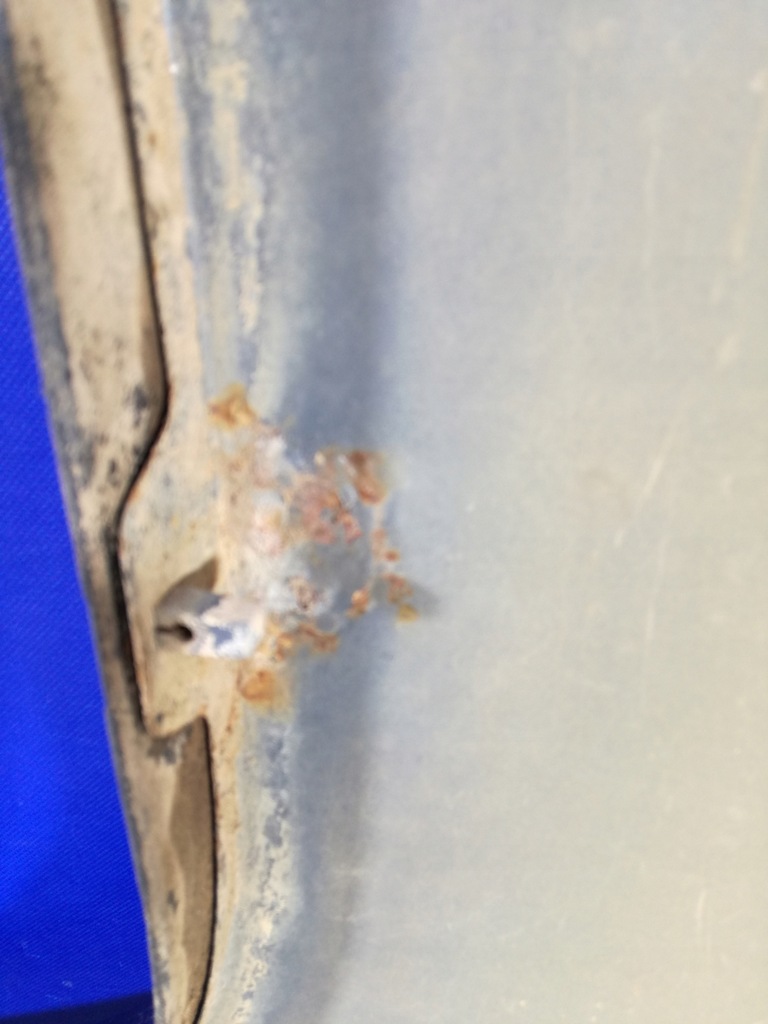 фото №7, Vw amarok 10/22 крыло перед передний правый молдинг