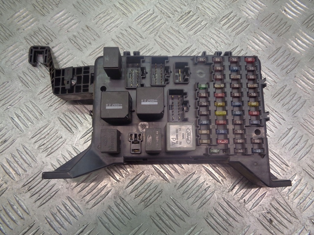 фото №1, Коробка запобіжників mondeo mk3 2.0 4s7t14a073aa