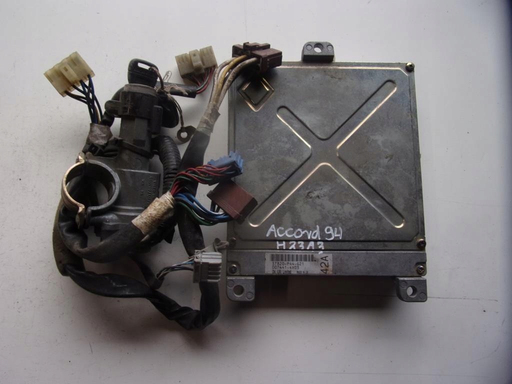 фото №1, Бортовой компьютер honda accord h23a3 37820-p44-g21