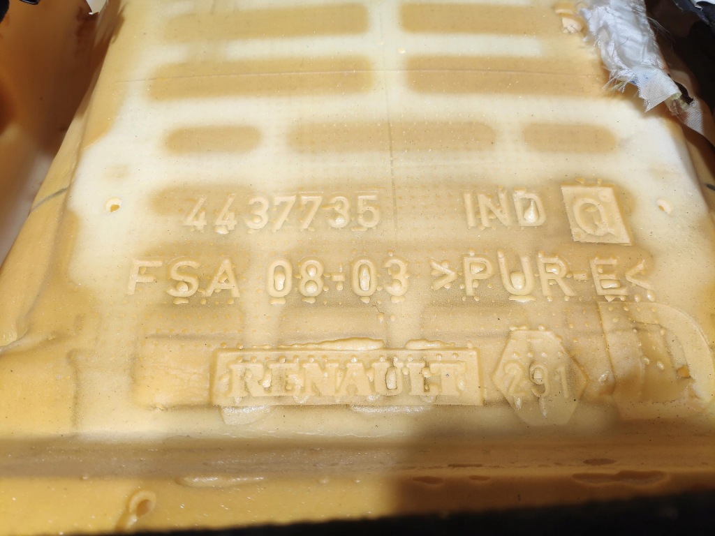 фото №14, Спинка сиденье подголовник полка полукожа правый перед renault scenic iii