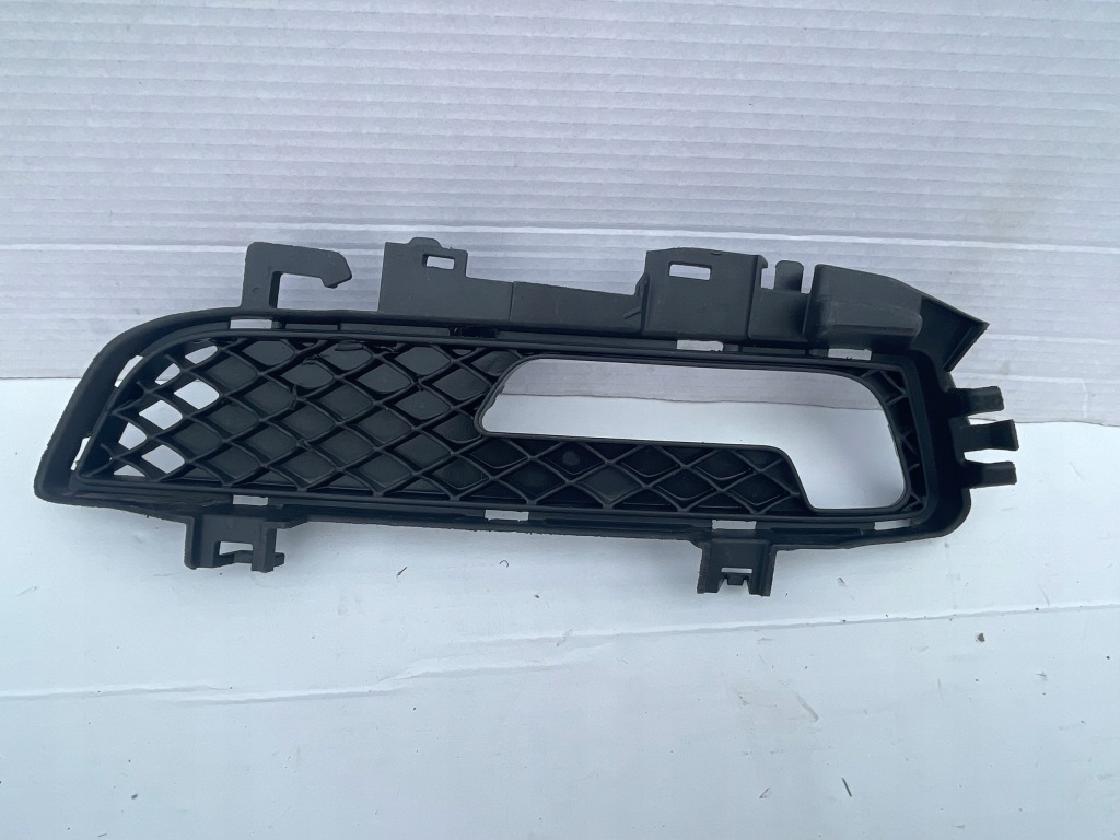 Купити Mercedes w207 ліва решітка бампера перед
