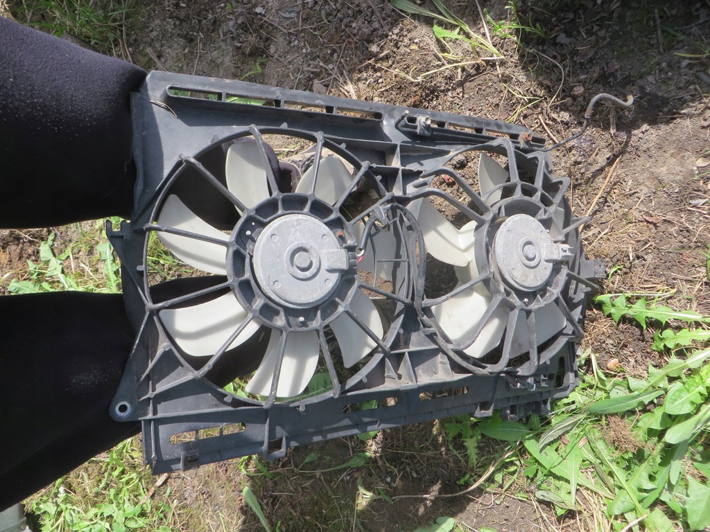 фото №1, Вентилятори радіатора avensis t25 422750-2520 x