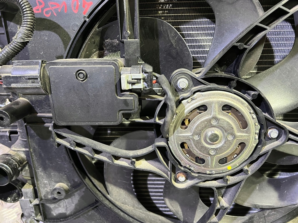 фото №10, Volvo v40 2016 радіатор / комплект